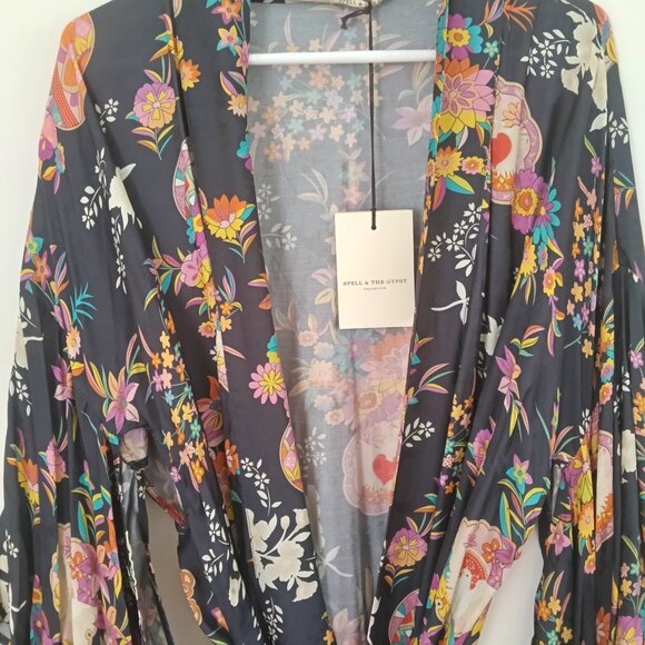 Authentic SPELL Leo Robe - Picture 4 of 7